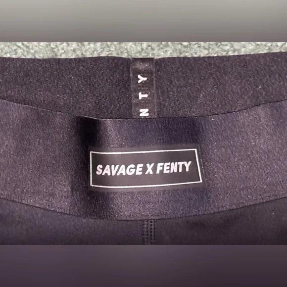 Savage X Fenty Flow High Waisted Trimmed Mesh Leggings MEDIUM - Picture 3 of 9